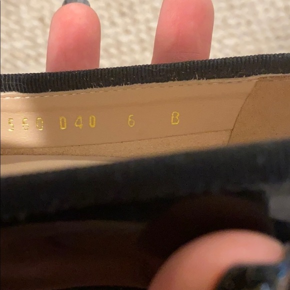 Vintage Ferragamo kitten heels - Picture 6 of 7